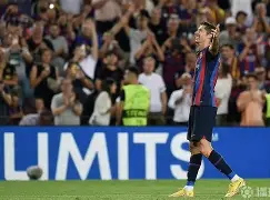 莱万多夫斯基关键节点大胜，SKT带队取胜！